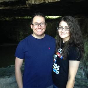 Meet your Posher, Izzi